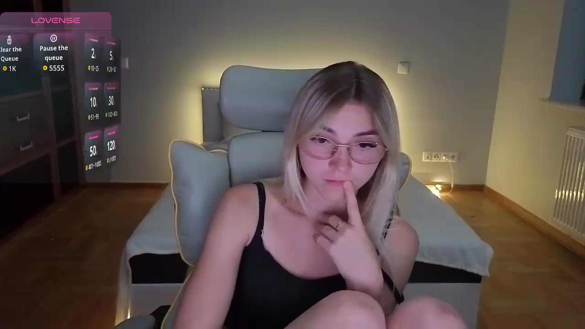 Gallery image thumbnail from Daisyy's myfreecams stream on, 08/19/2026, 21:12 image 14 of 20