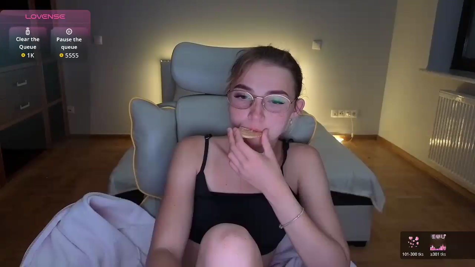 Gallery image thumbnail from Daisyy's myfreecams stream on, 08/20/2026, 21:40 image 19 of 20