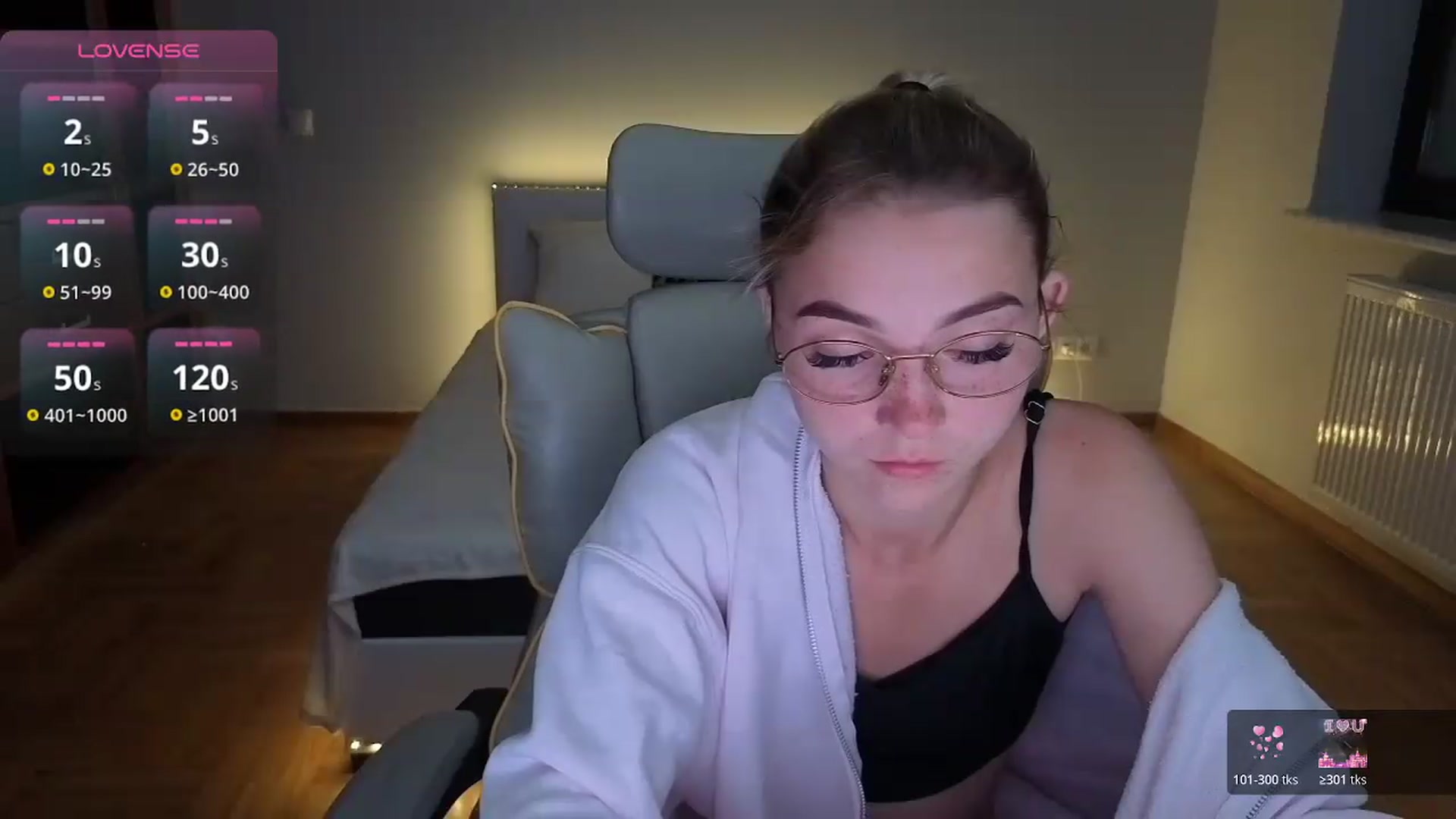 Gallery image thumbnail from Daisyy's myfreecams stream on, 08/20/2026, 21:40 image 8 of 20