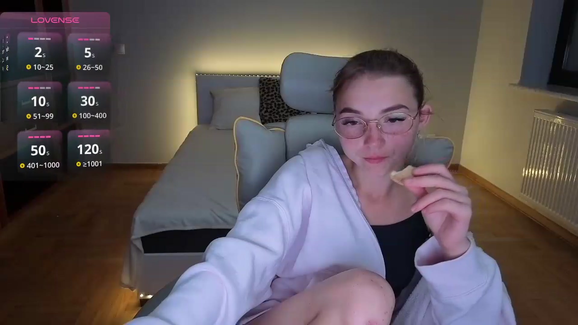 Gallery image thumbnail from Daisyy's myfreecams stream on, 08/20/2026, 21:40 image 13 of 20