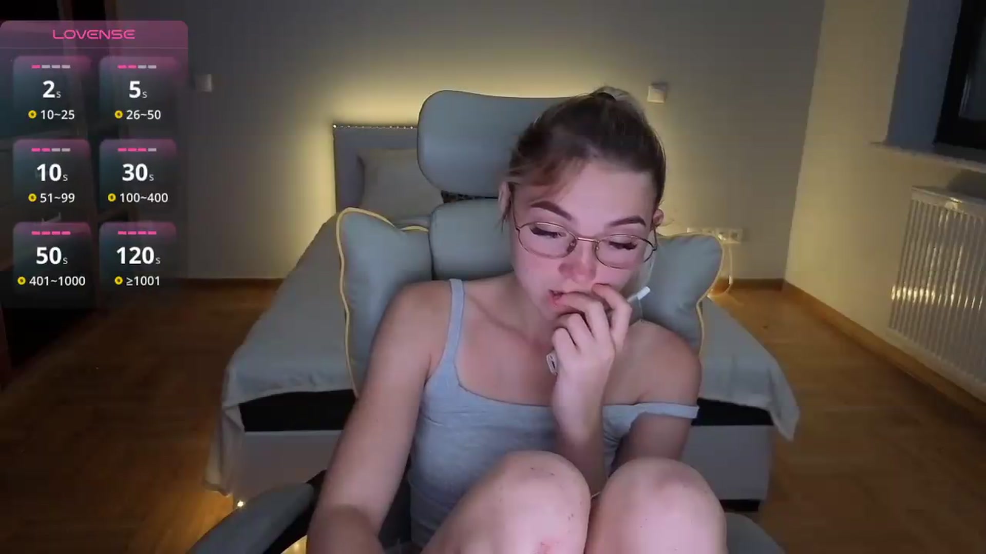 Gallery image thumbnail from Daisyy's myfreecams stream on, 08/20/2026, 21:40 image 4 of 20