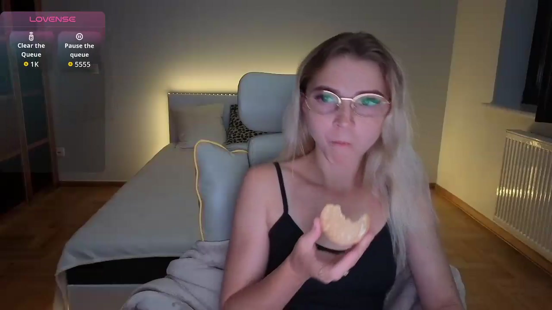 Gallery image thumbnail from Daisyy's myfreecams stream on, 08/21/2026, 20:21 image 14 of 20
