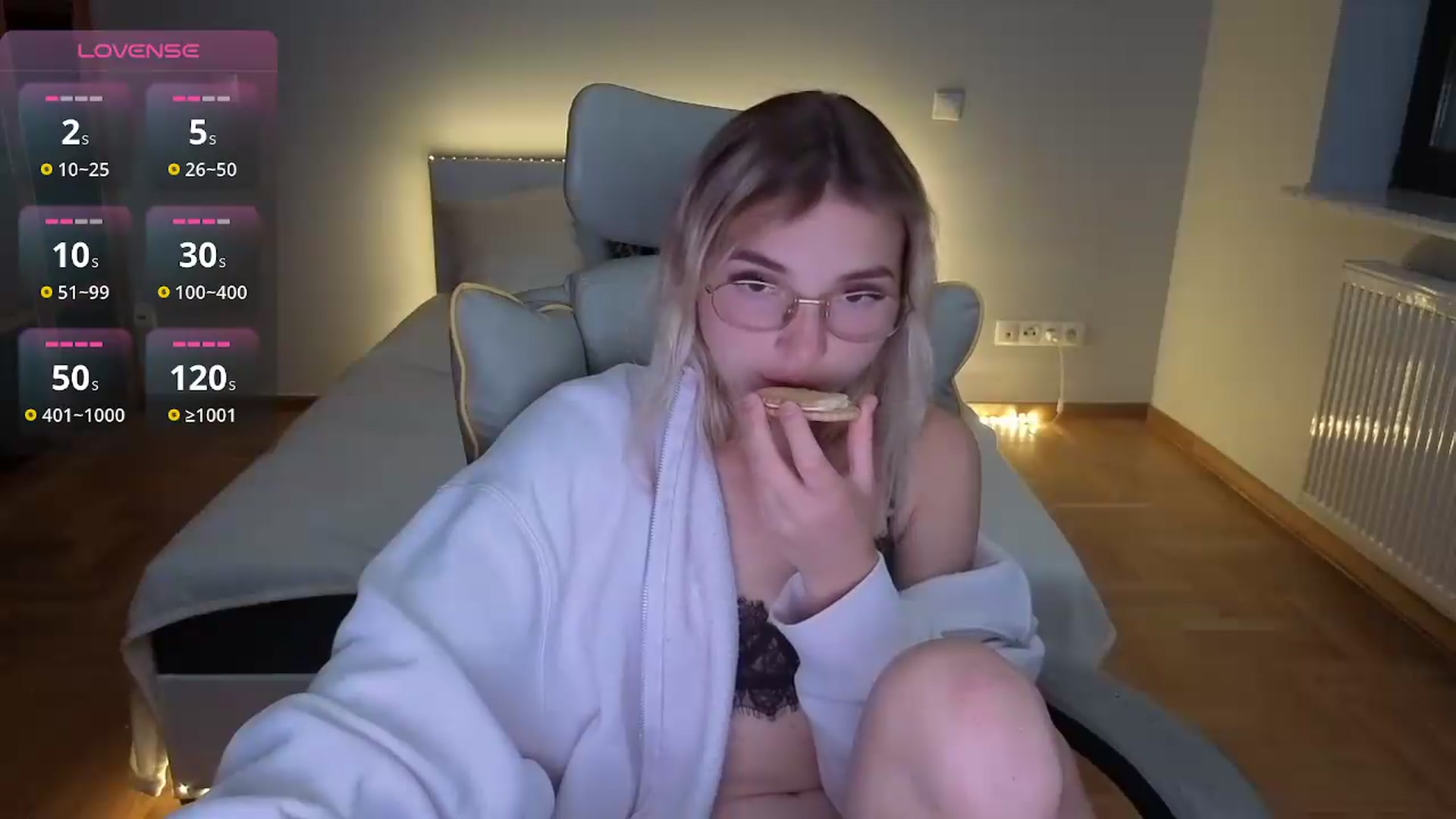 Gallery image thumbnail from Daisyy's myfreecams stream on, 08/22/2026, 18:43 image 14 of 20