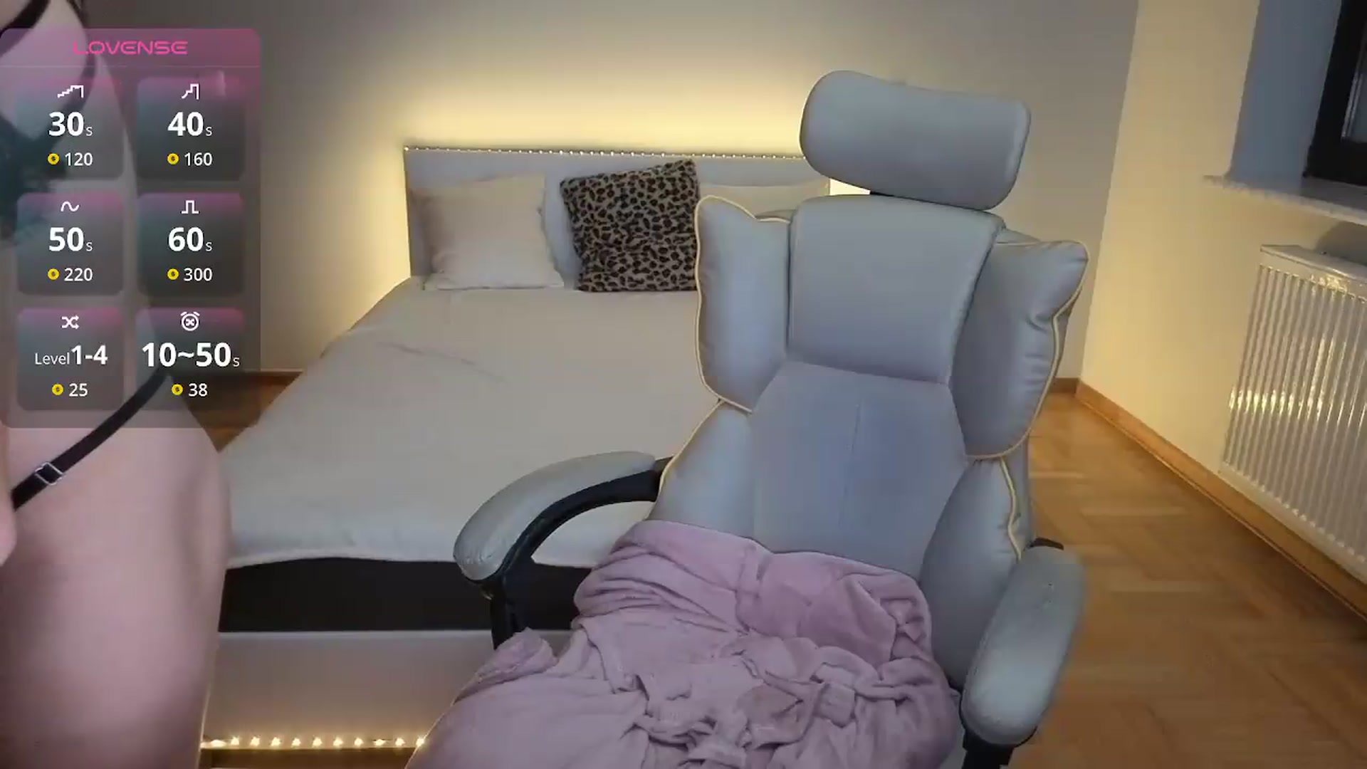 Gallery image thumbnail from Daisyy's myfreecams stream on, 08/22/2026, 18:43 image 11 of 20