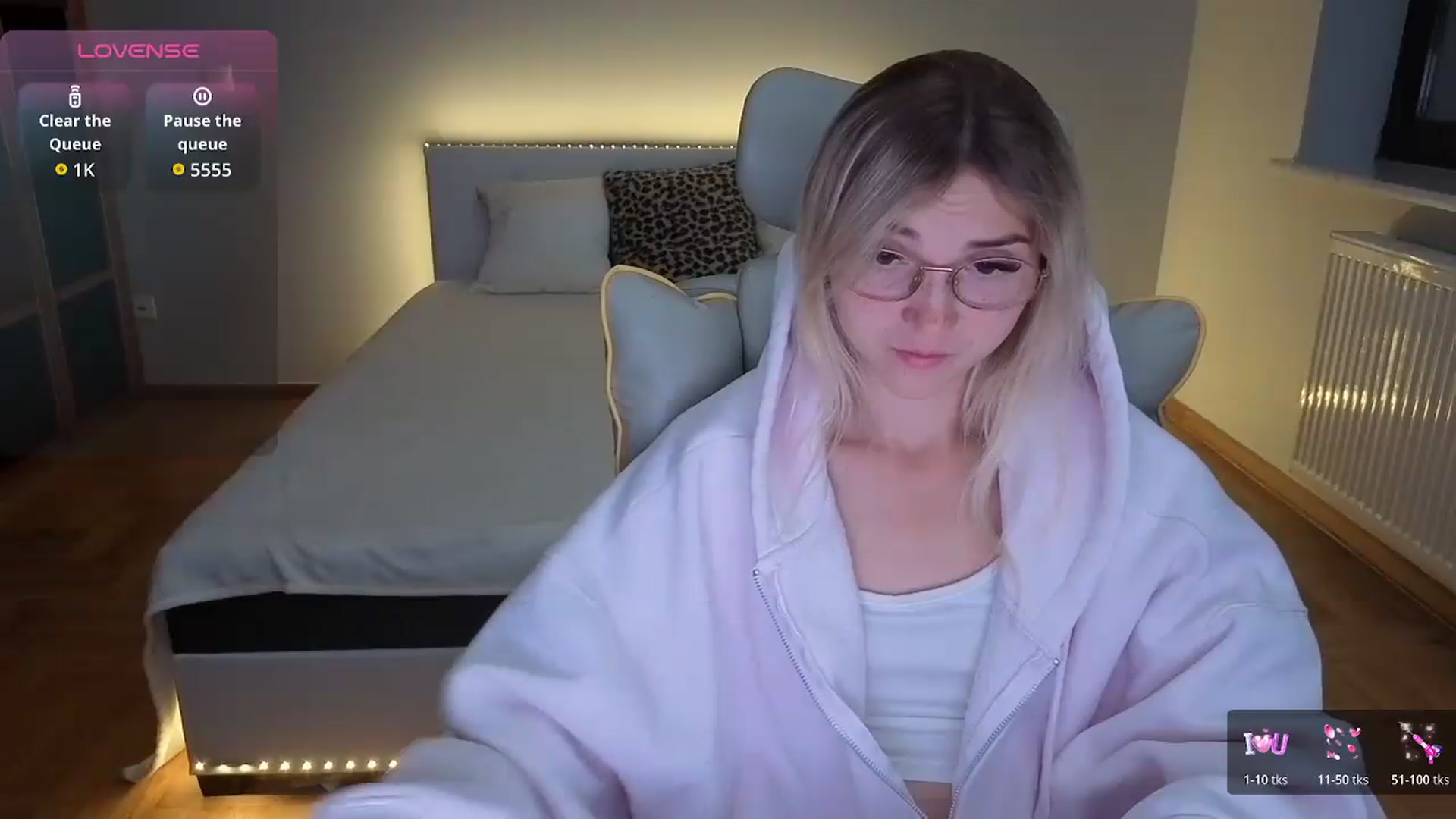 Gallery image thumbnail from Daisyy's myfreecams stream on, 08/23/2026, 19:41 image 19 of 20