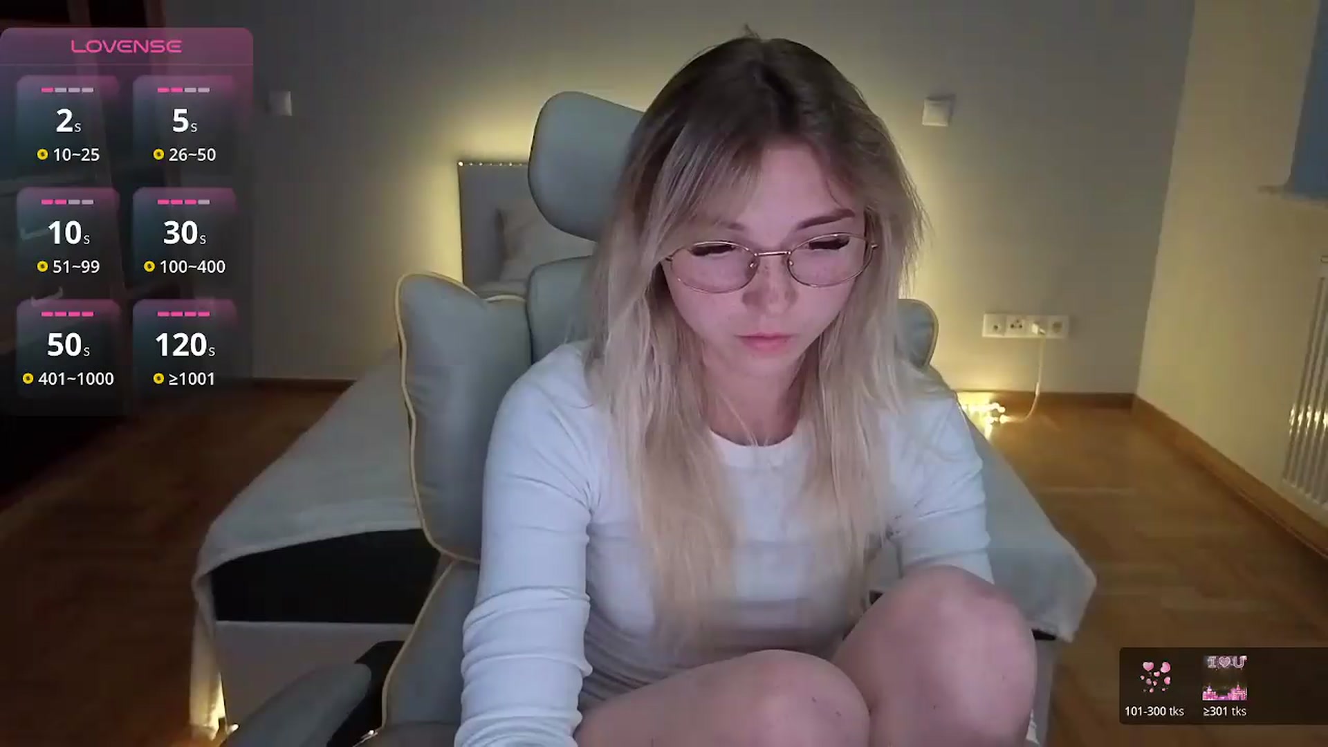 Gallery image thumbnail from Daisyy's myfreecams stream on, 08/25/2026, 17:06 image 17 of 20