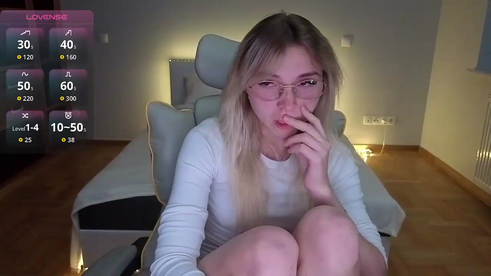 Gallery image thumbnail from Daisyy's myfreecams stream on, 08/25/2026, 17:06 image 16 of 20