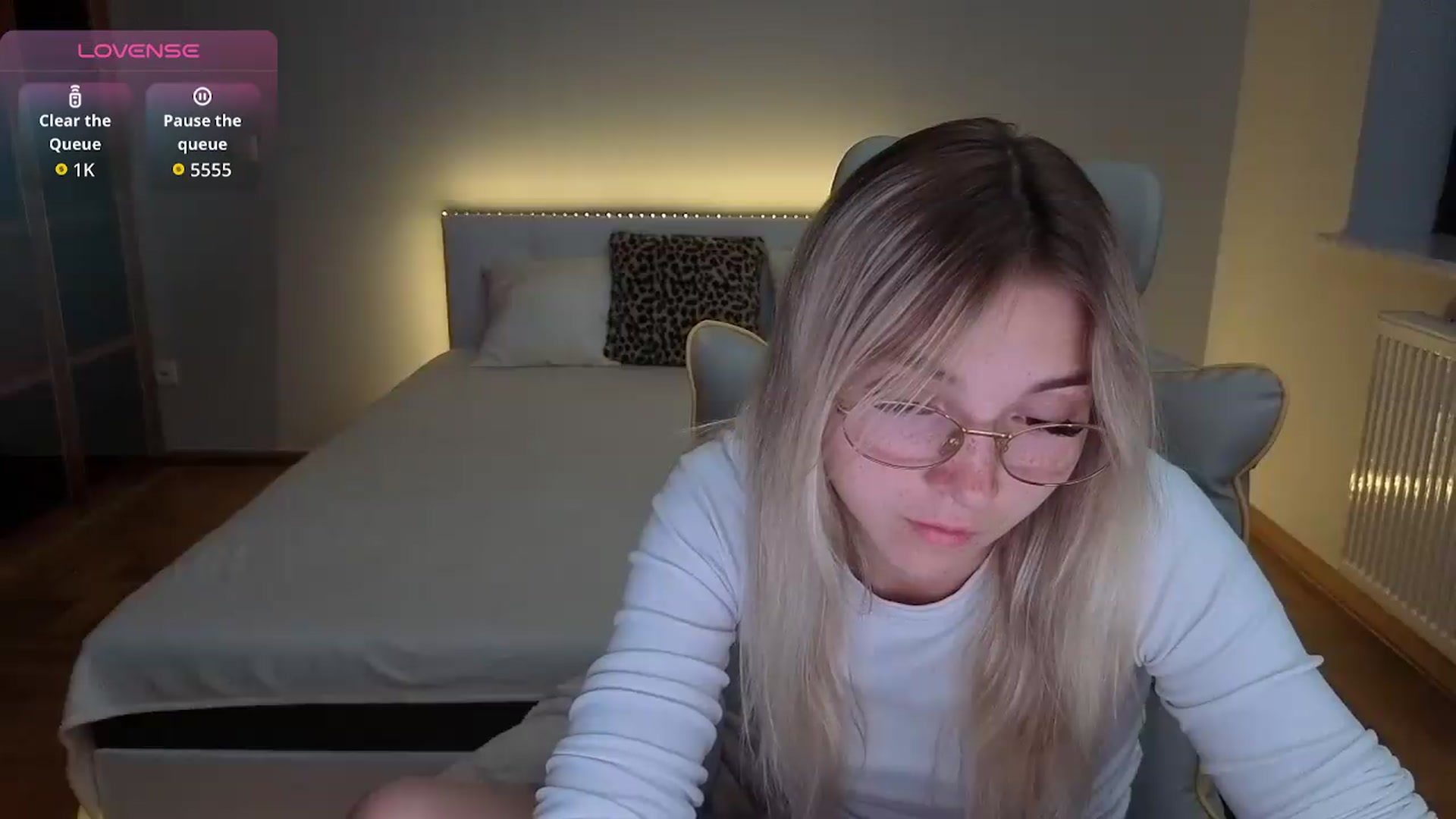 Gallery image thumbnail from Daisyy's myfreecams stream on, 08/26/2026, 02:34 image 15 of 20
