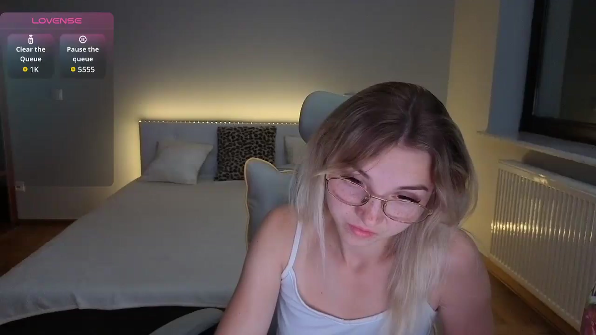 Gallery image thumbnail from Daisyy's myfreecams stream on, 08/26/2026, 21:36 image 12 of 20