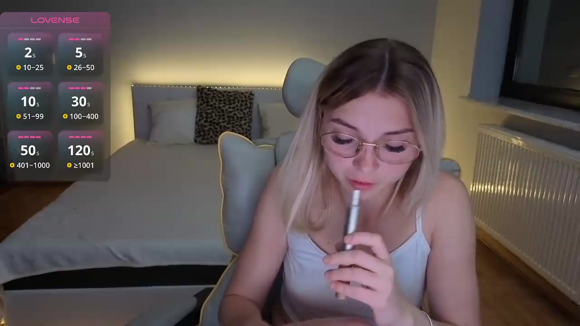 Gallery image thumbnail from Daisyy's myfreecams stream on, 08/28/2026, 01:15 image 16 of 20