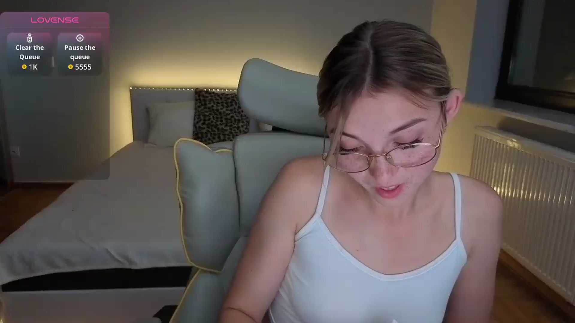 Gallery image thumbnail from Daisyy's myfreecams stream on, 08/28/2026, 01:15 image 9 of 20