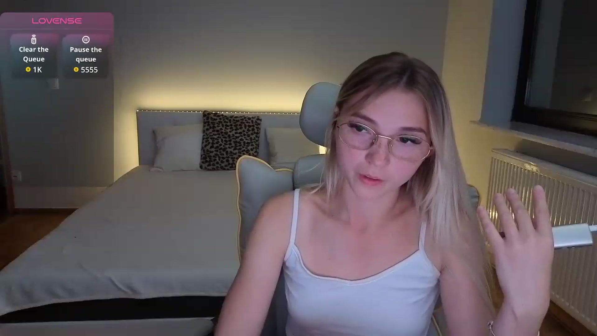 Gallery image thumbnail from Daisyy's myfreecams stream on, 08/28/2026, 01:15 image 2 of 20