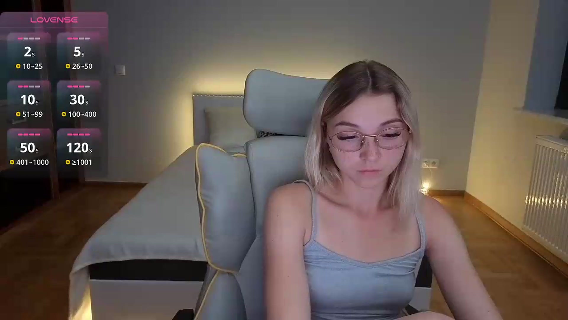 Gallery image thumbnail from Daisyy's myfreecams stream on, 08/31/2026, 24:25 image 16 of 20