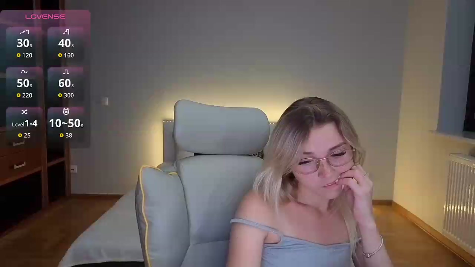 Gallery image thumbnail from Daisyy's myfreecams stream on, 08/31/2026, 24:25 image 11 of 20