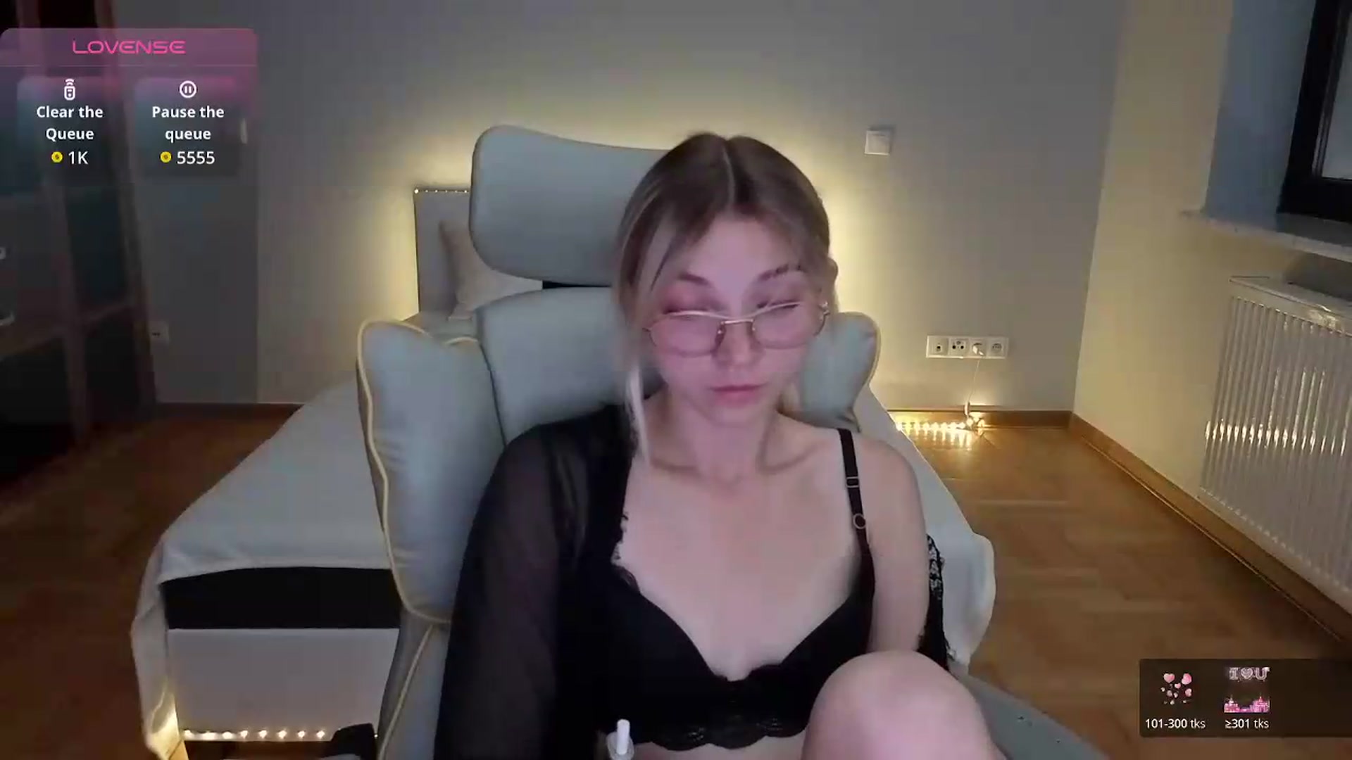 Gallery image thumbnail from Daisyy's myfreecams stream on, 08/31/2026, 17:00 image 5 of 20