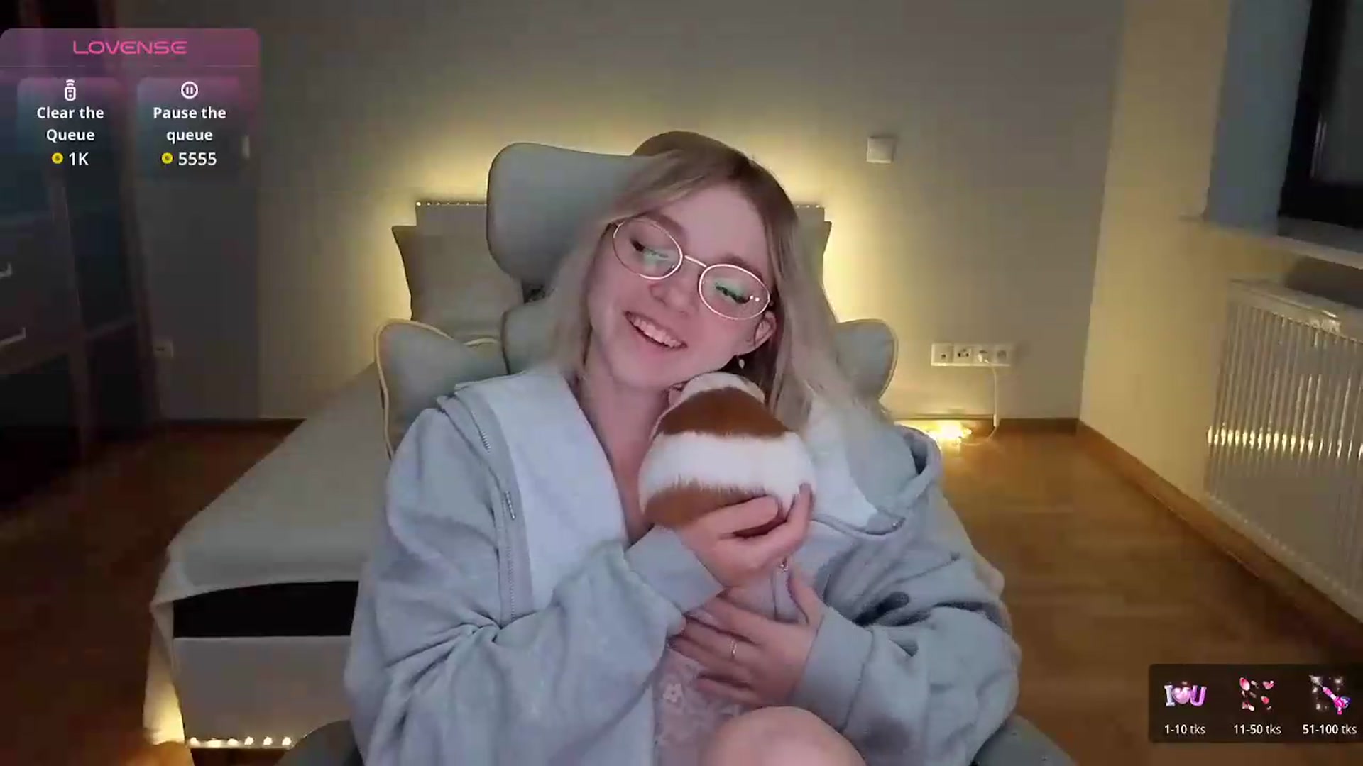 Gallery image thumbnail from Daisyy's myfreecams stream on, 09/11/2026, 19:10 image 9 of 20