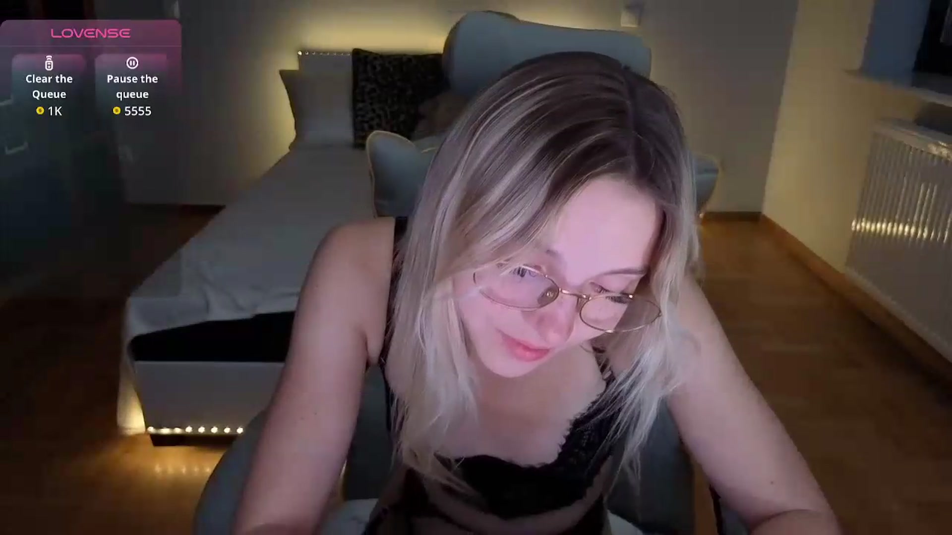 Gallery image thumbnail from Daisyy's myfreecams stream on, 09/13/2026, 01:01 image 13 of 20