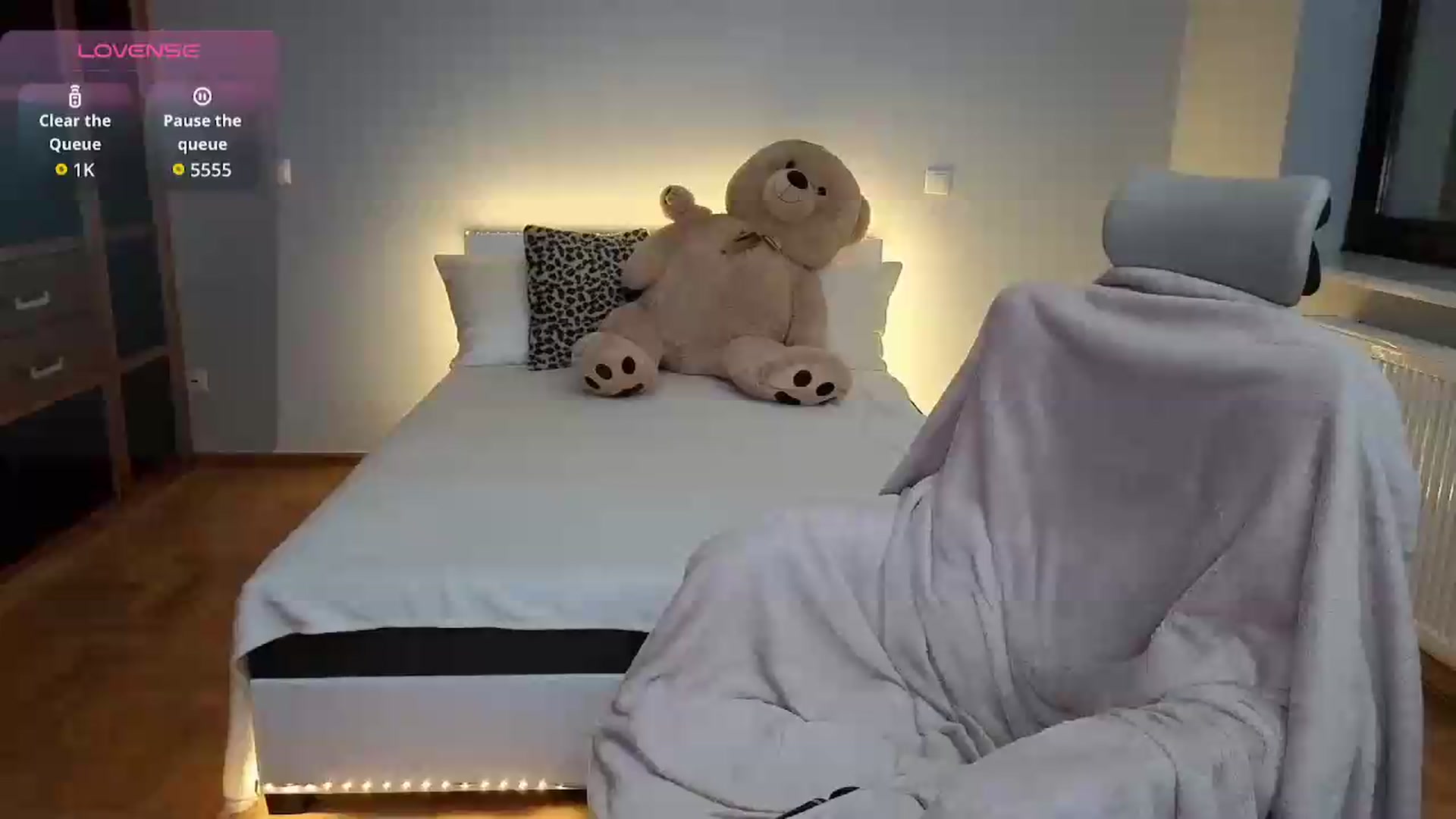 Gallery image thumbnail from Daisyy's myfreecams stream on, 09/14/2026, 24:10 image 16 of 20