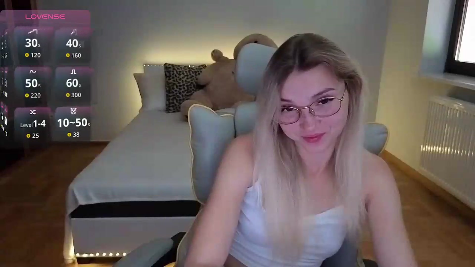 Gallery image thumbnail from Daisyy's myfreecams stream on, 09/14/2026, 14:00 image 13 of 20