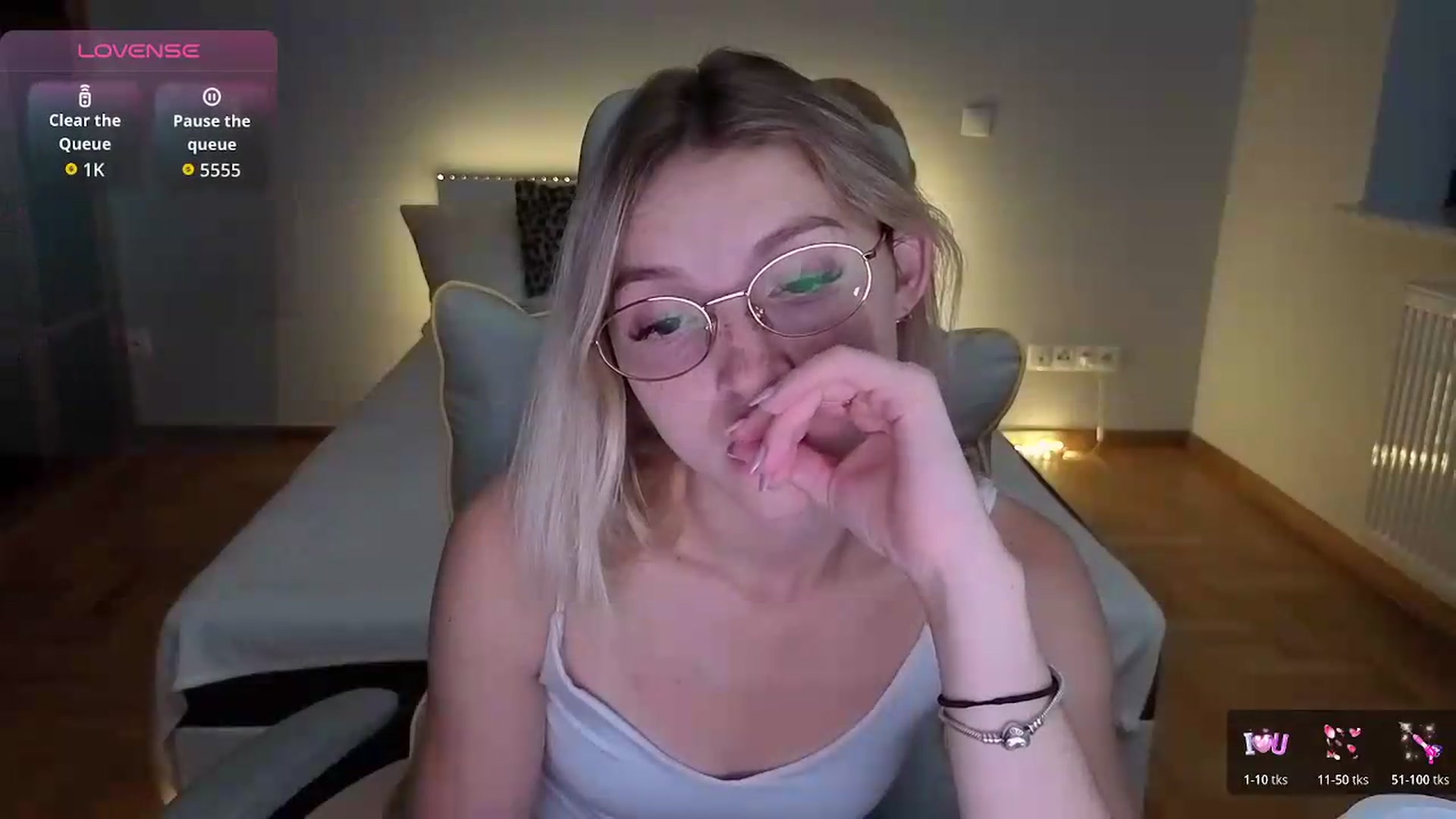 Gallery image thumbnail from Daisyy's myfreecams stream on, 09/15/2026, 04:10 image 4 of 20