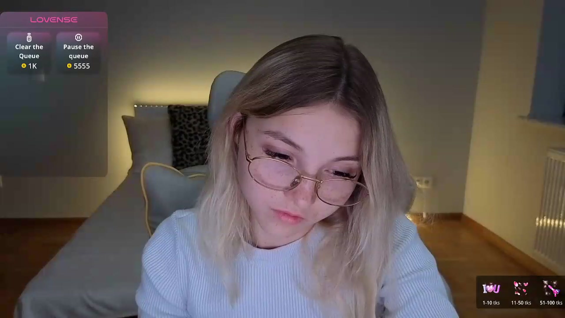 Gallery image thumbnail from Daisyy's myfreecams stream on, 09/15/2026, 21:26 image 8 of 20