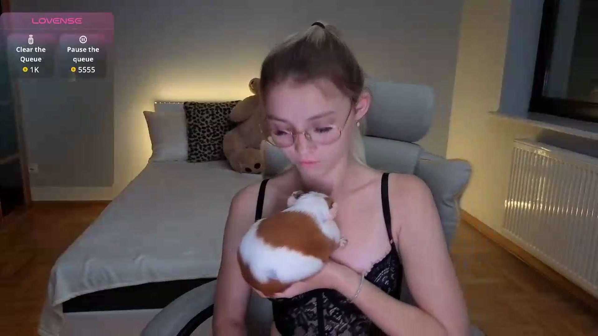 Gallery image thumbnail from Daisyy's myfreecams stream on, 09/16/2026, 24:01 image 16 of 20