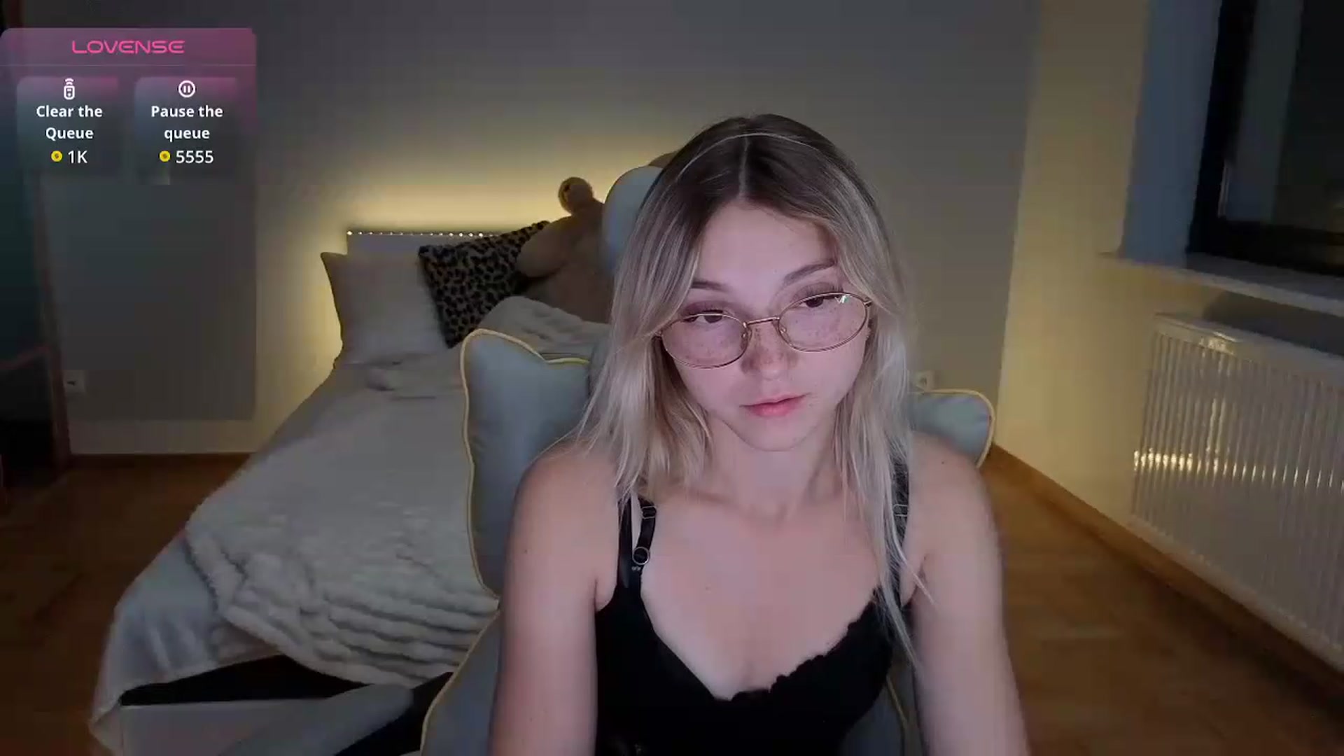 Gallery image thumbnail from Daisyy's myfreecams stream on, 09/17/2026, 24:17 image 19 of 20