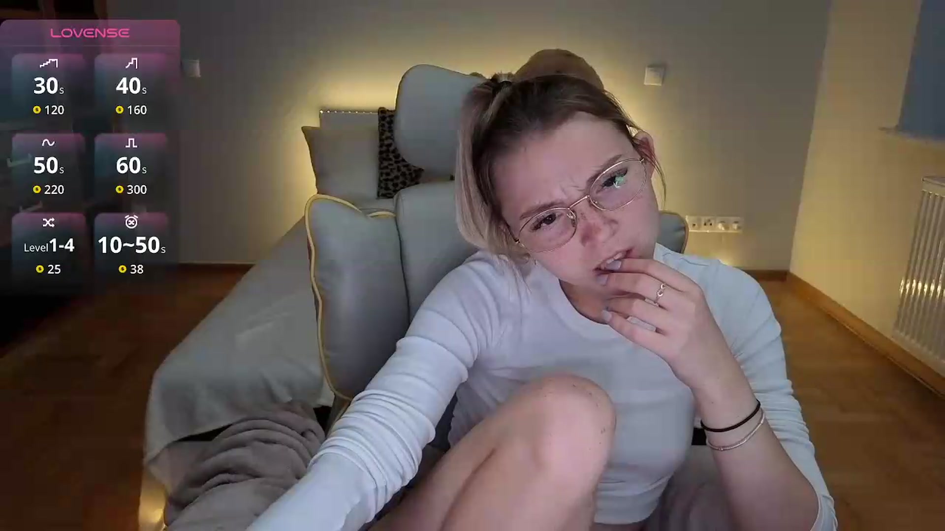 Gallery image thumbnail from Daisyy's myfreecams stream on, 09/19/2026, 03:23 image 11 of 20