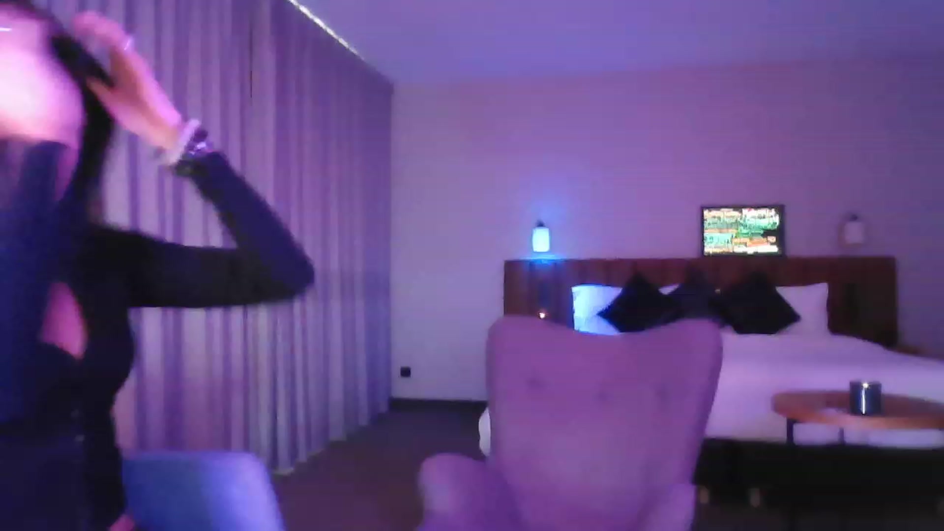 Gallery image thumbnail from DakotaCox's myfreecams stream on, 11/21/2022, 08:51 image 1 of 20