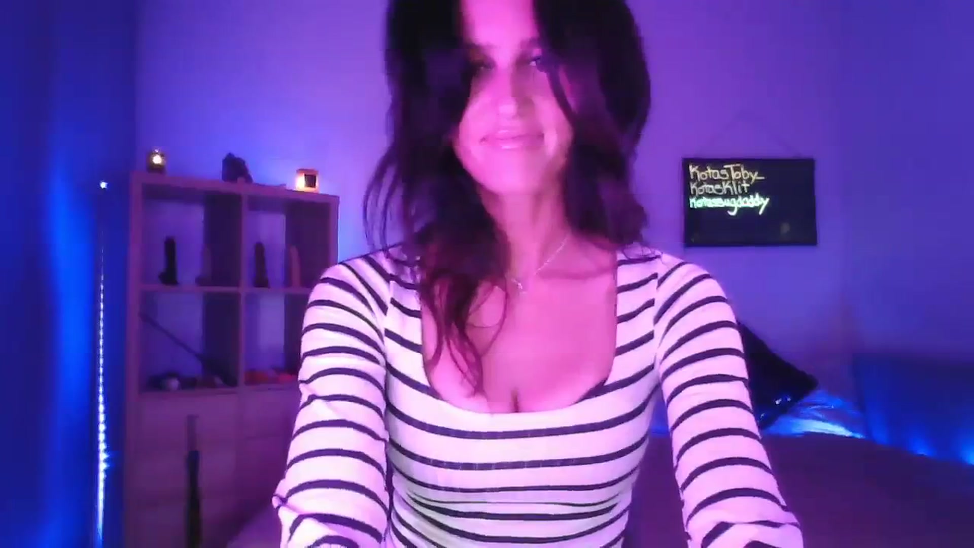 Gallery image thumbnail from DakotaCox's myfreecams stream on, 10/01/2023, 03:56 image 3 of 20