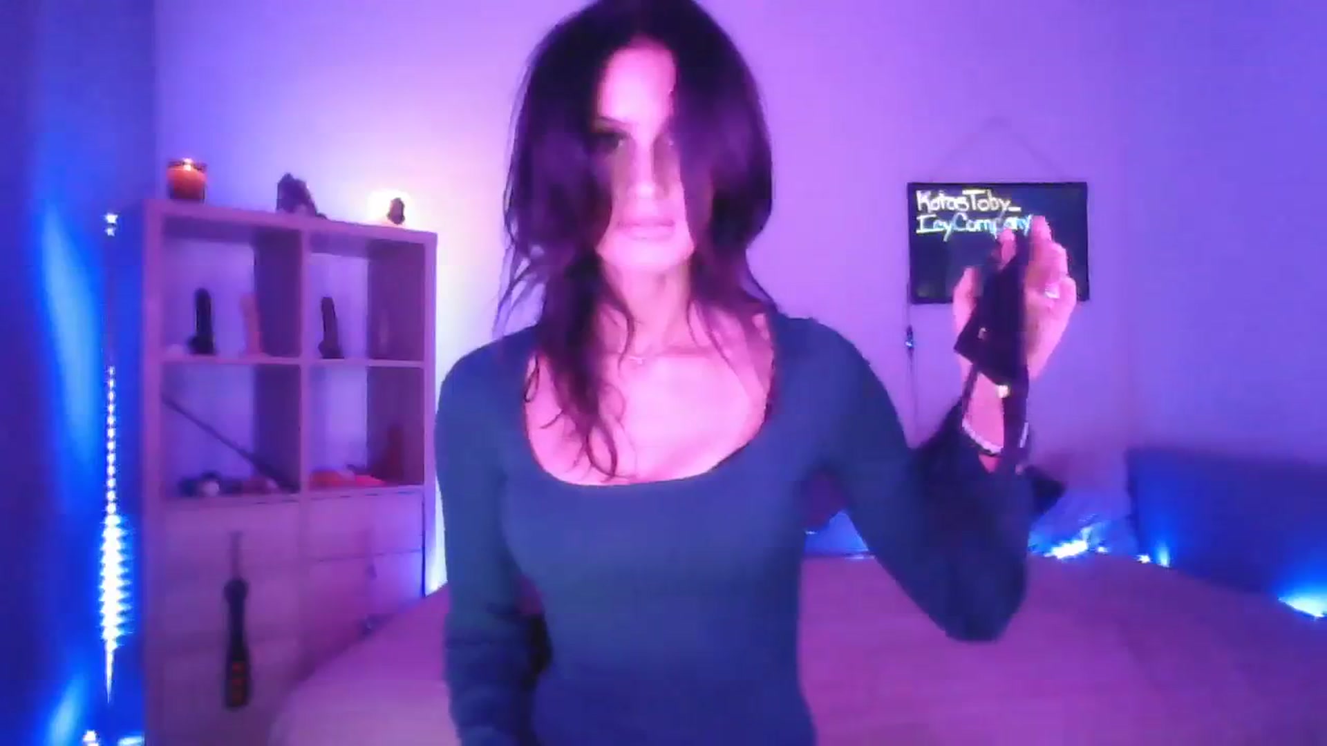 Gallery image thumbnail from DakotaCox's myfreecams stream on, 10/11/2023, 04:54 image 16 of 20