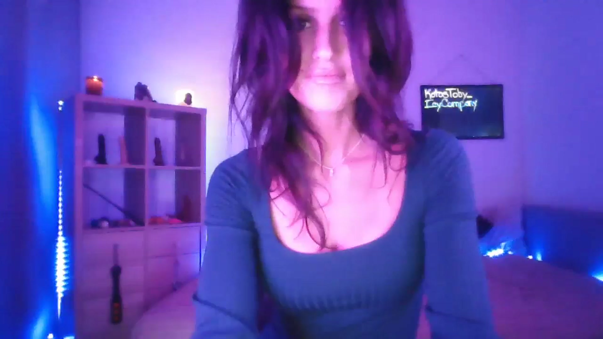 Gallery image thumbnail from DakotaCox's myfreecams stream on, 10/11/2023, 04:54 image 7 of 20