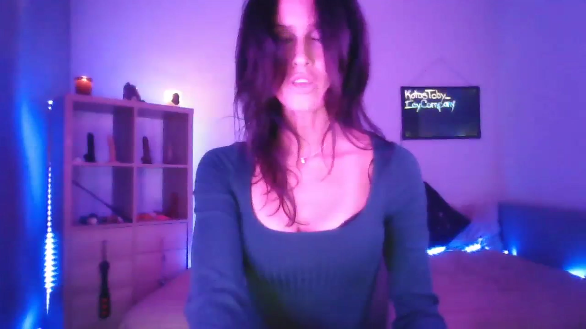 Gallery image thumbnail from DakotaCox's myfreecams stream on, 10/11/2023, 04:54 image 12 of 20