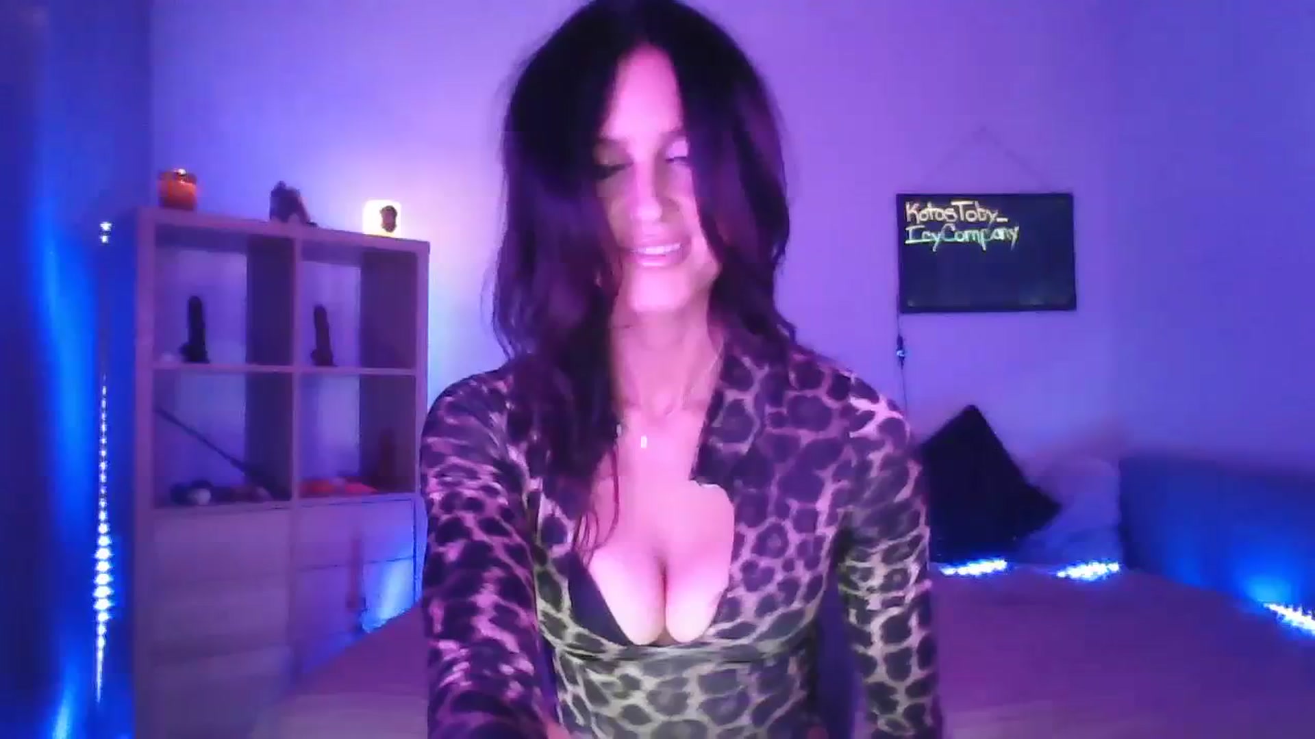 Gallery image thumbnail from DakotaCox's myfreecams stream on, 10/15/2023, 05:10 image 3 of 20