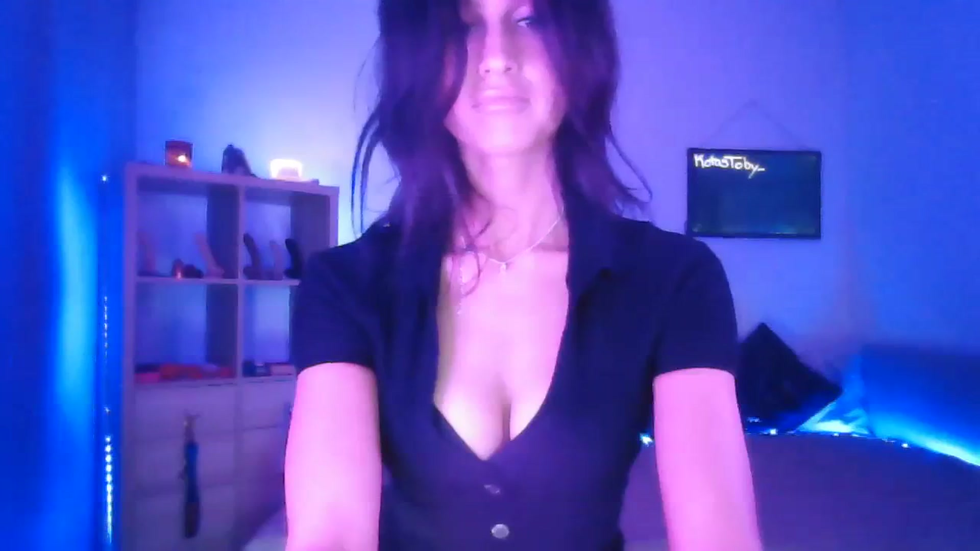 Gallery image thumbnail from DakotaCox's myfreecams stream on, 02/19/2024, 05:45 image 19 of 20