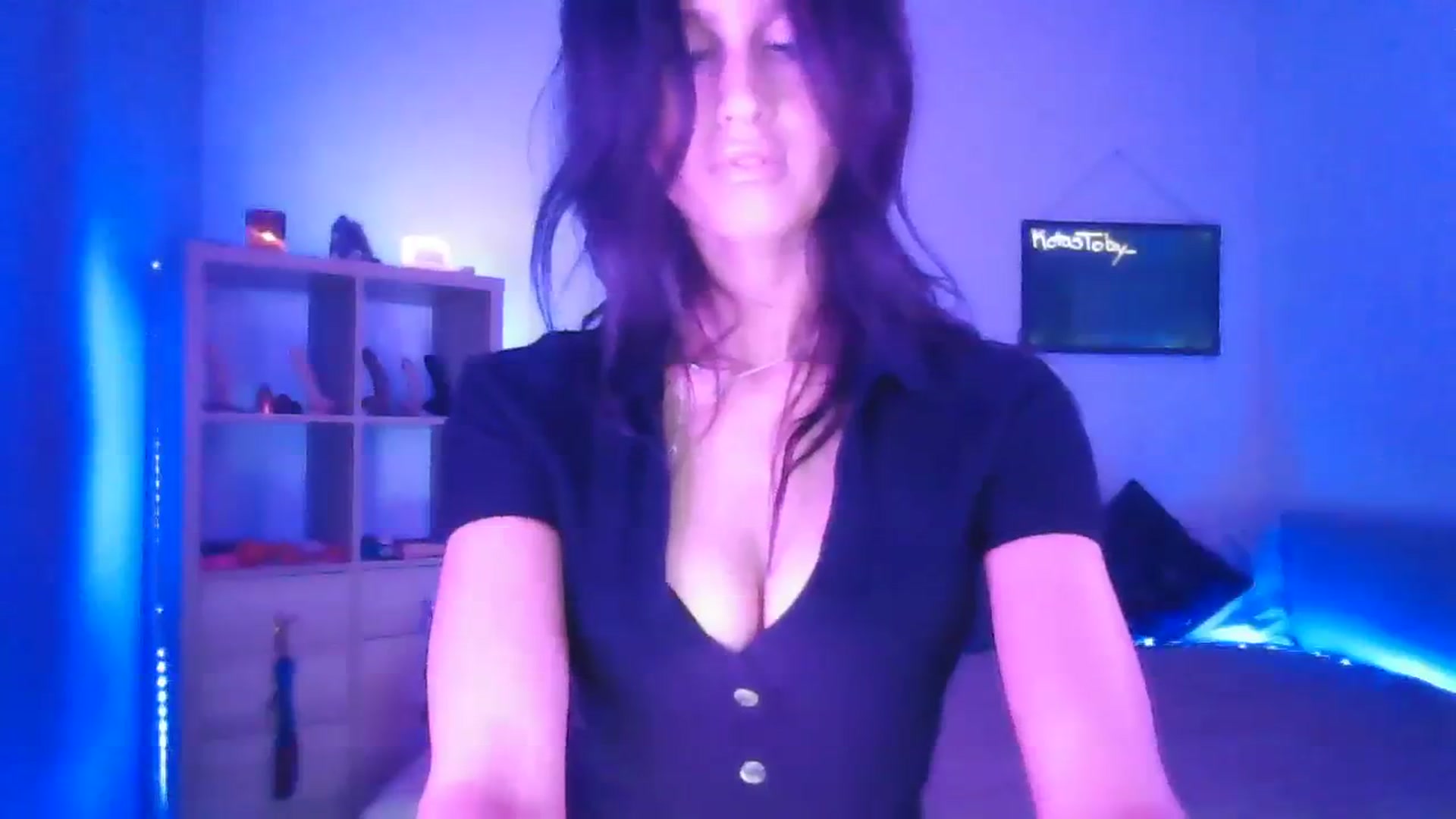 Gallery image thumbnail from DakotaCox's myfreecams stream on, 02/19/2024, 05:45 image 15 of 20