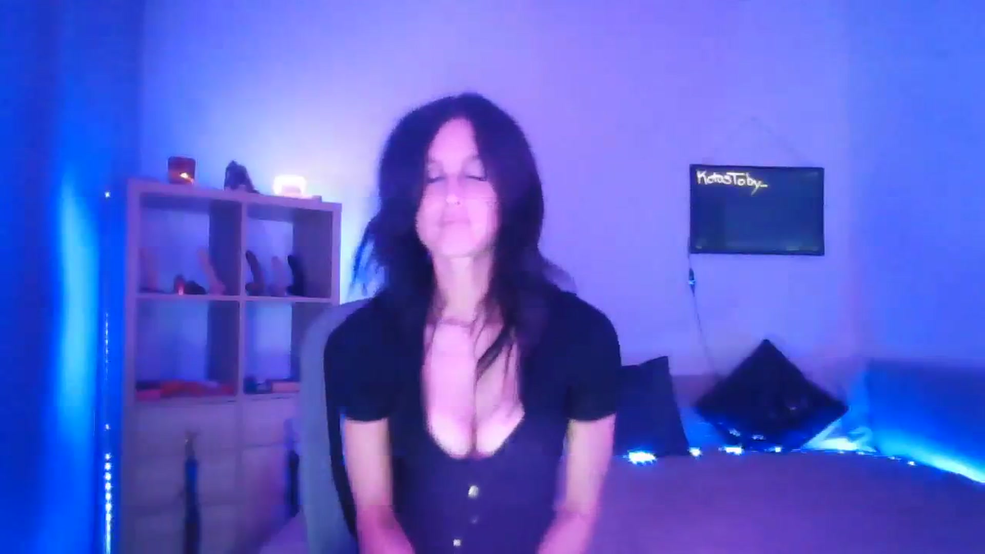 Gallery image thumbnail from DakotaCox's myfreecams stream on, 02/19/2024, 05:45 image 5 of 20