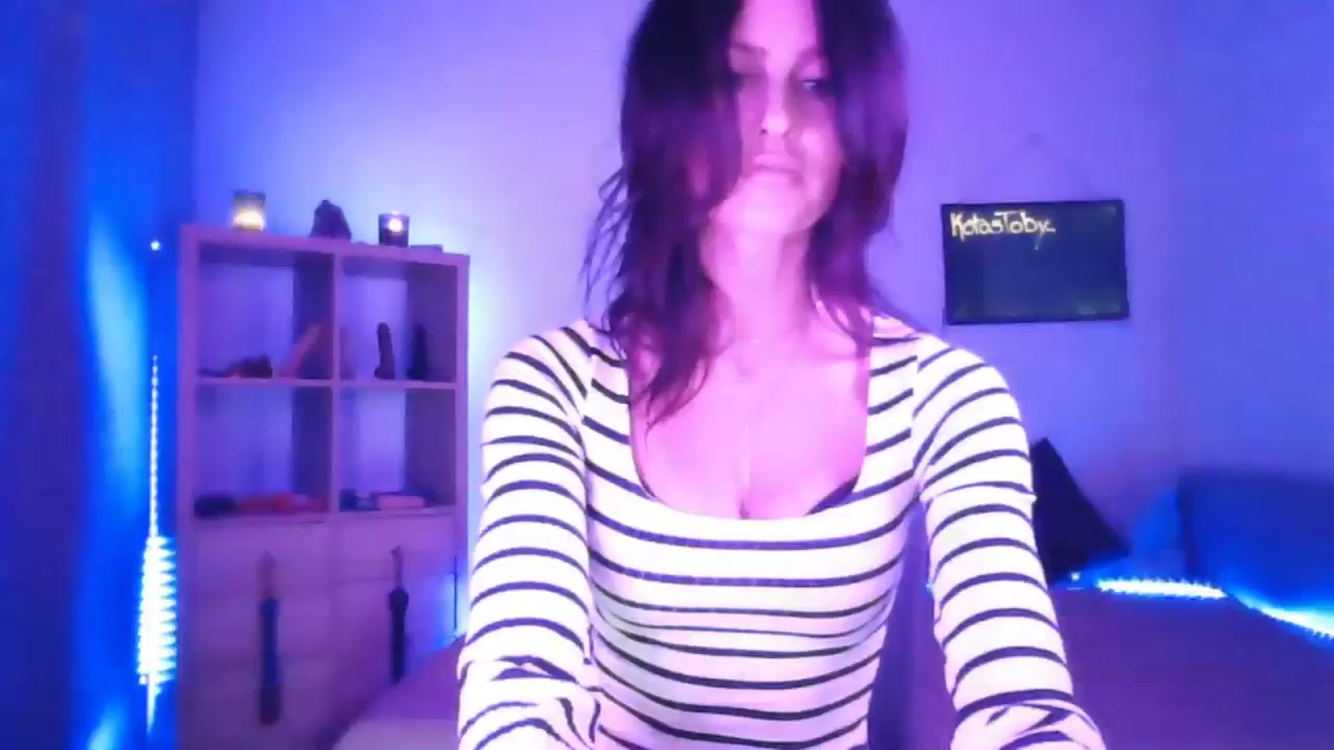 Gallery image thumbnail from DakotaCox's myfreecams stream on, 03/15/2024, 04:34 image 1 of 20