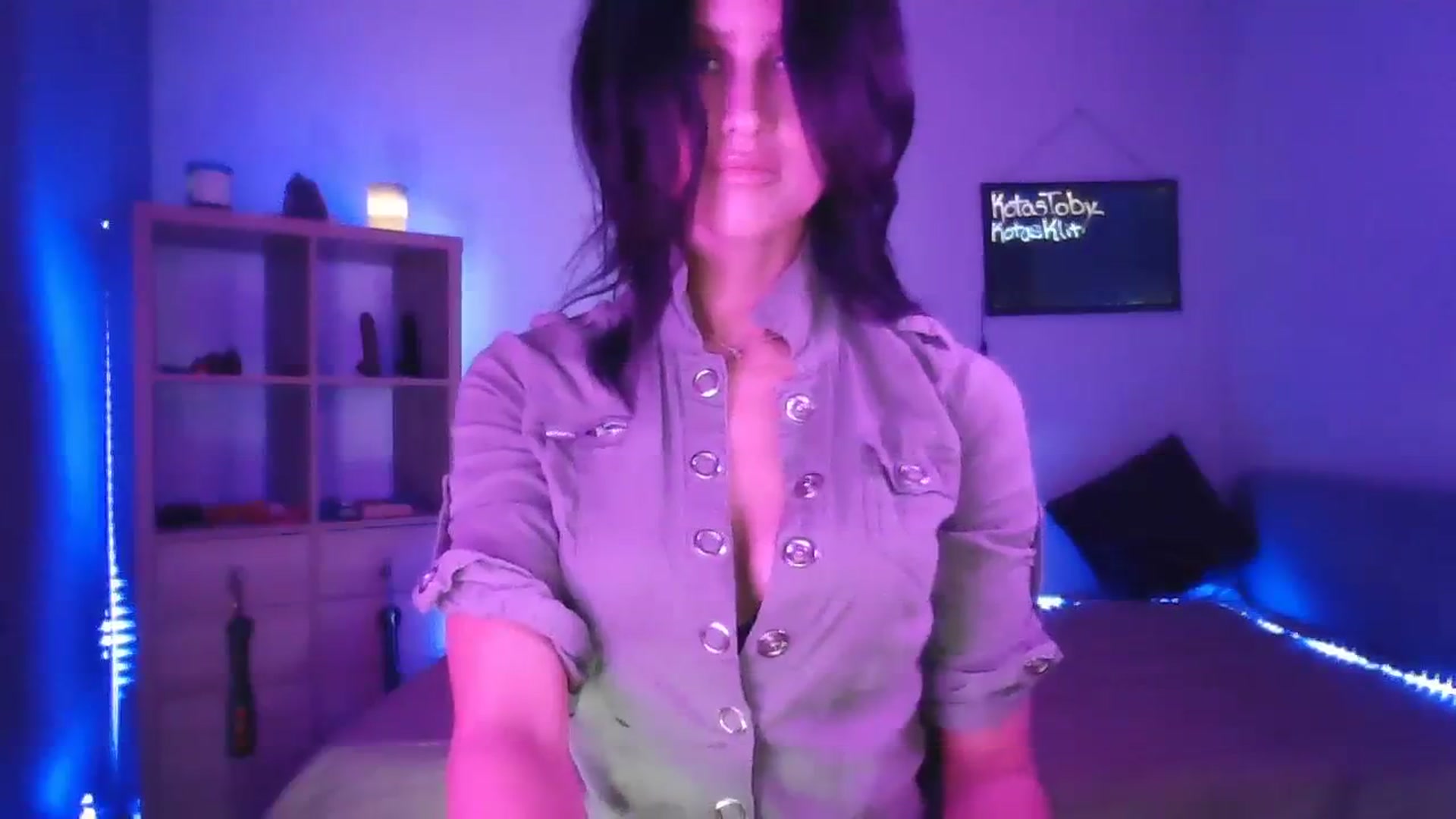 Gallery image thumbnail from DakotaCox's myfreecams stream on, 03/25/2024, 05:20 image 3 of 20