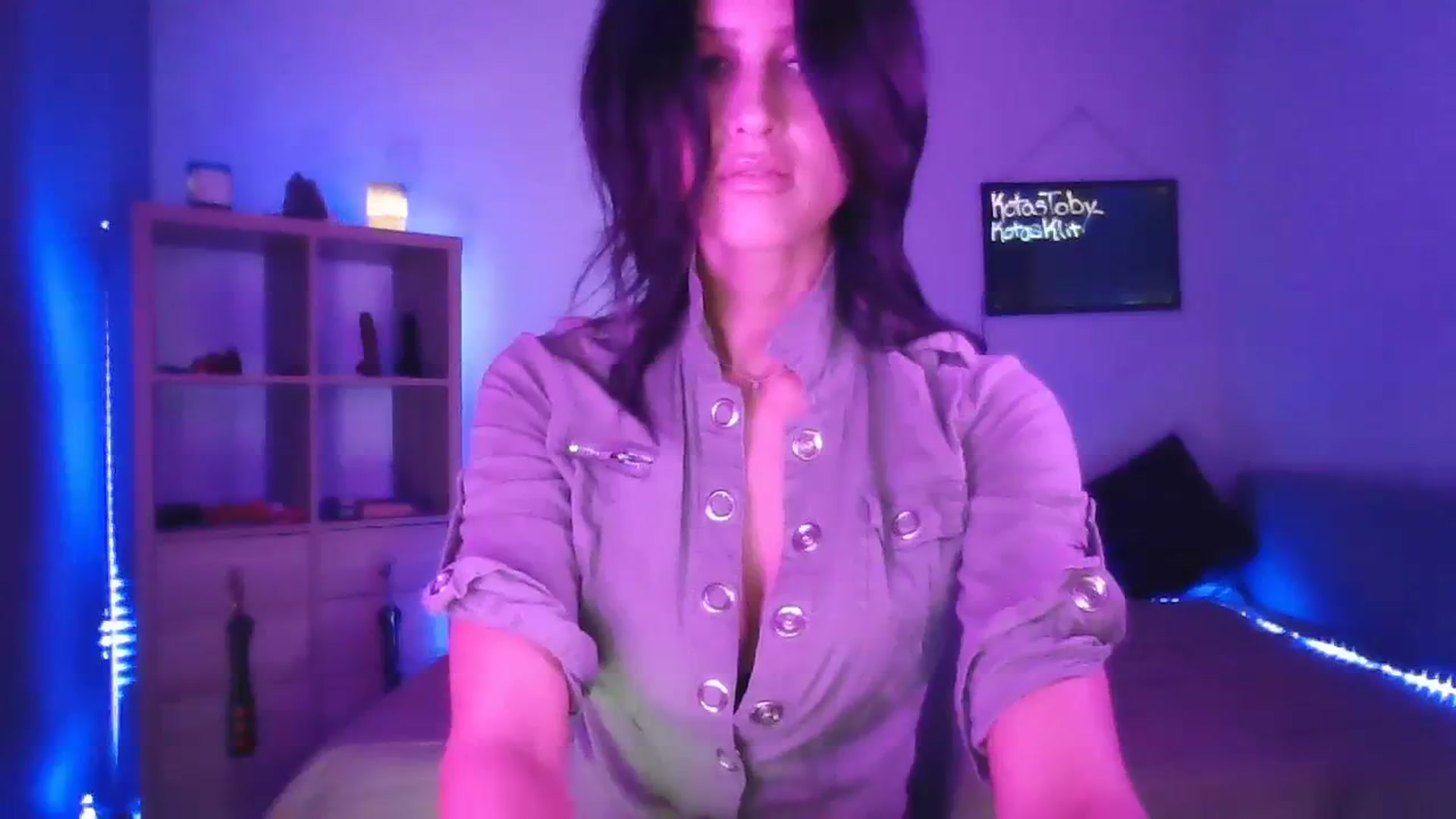Gallery image thumbnail from DakotaCox's myfreecams stream on, 03/25/2024, 05:20 image 4 of 20