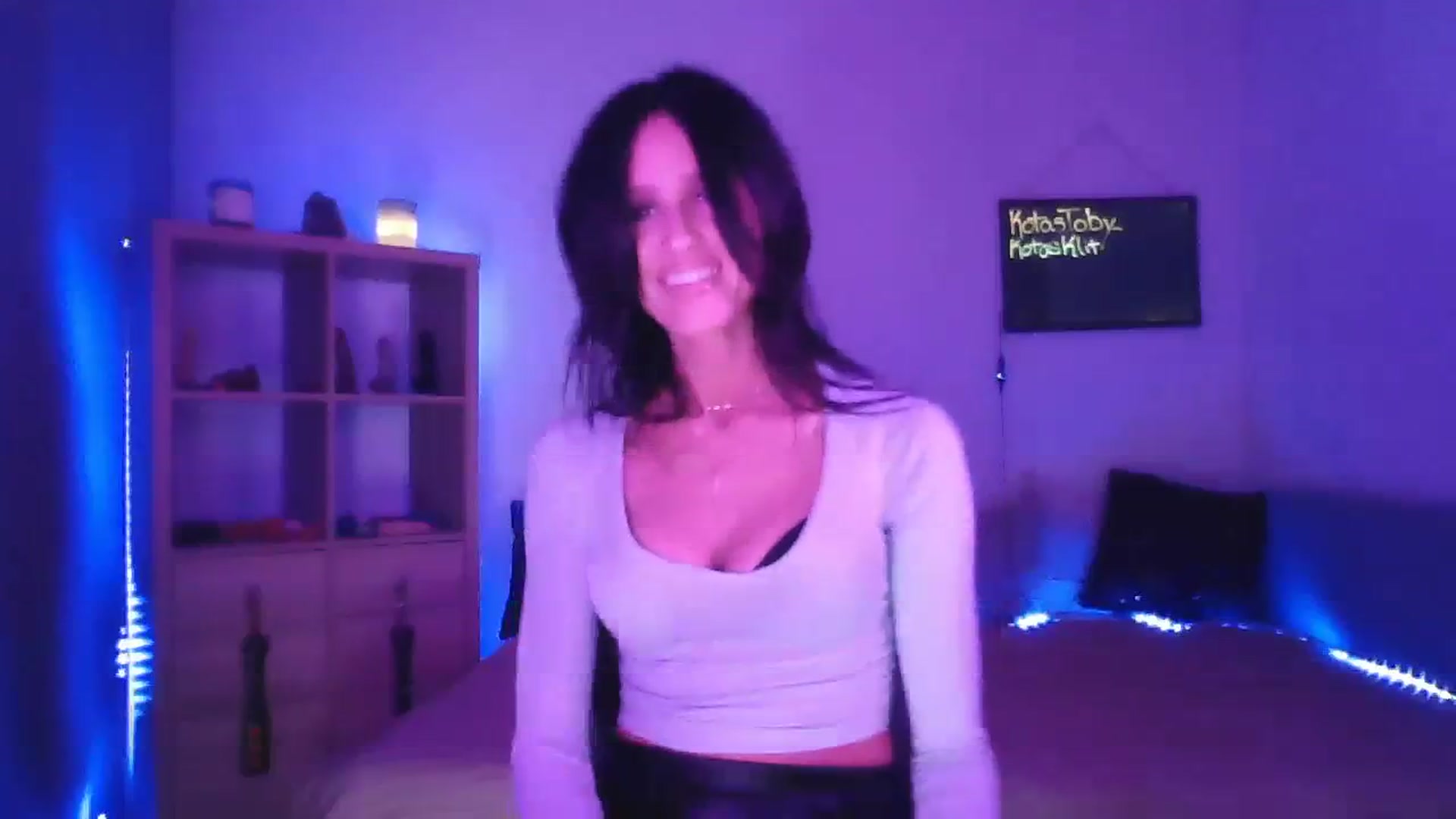 Gallery image thumbnail from DakotaCox's myfreecams stream on, 03/28/2024, 03:03 image 14 of 20