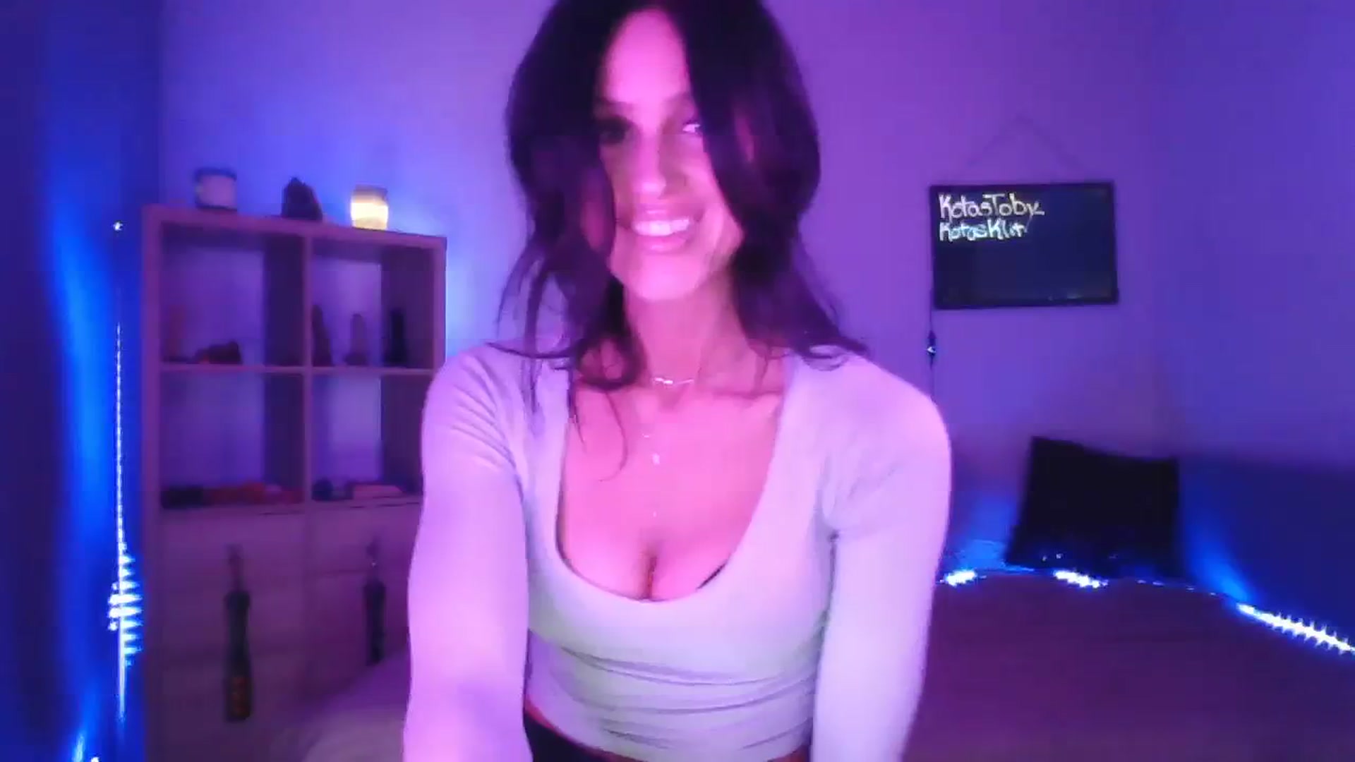 Gallery image thumbnail from DakotaCox's myfreecams stream on, 03/28/2024, 03:03 image 11 of 20