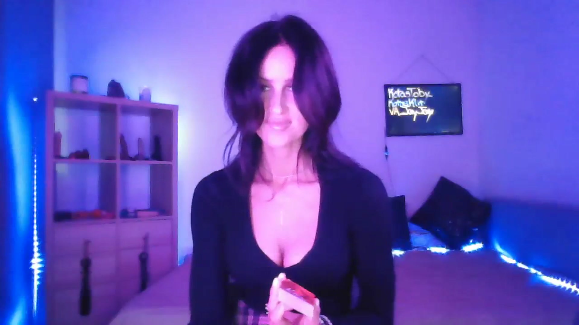 Gallery image thumbnail from DakotaCox's myfreecams stream on, 03/31/2024, 05:24 image 6 of 20