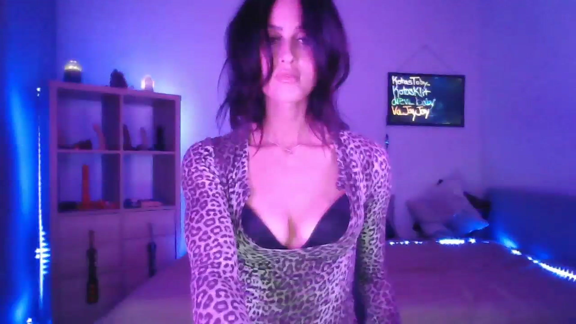 Gallery image thumbnail from DakotaCox's myfreecams stream on, 04/12/2024, 04:06 image 9 of 20