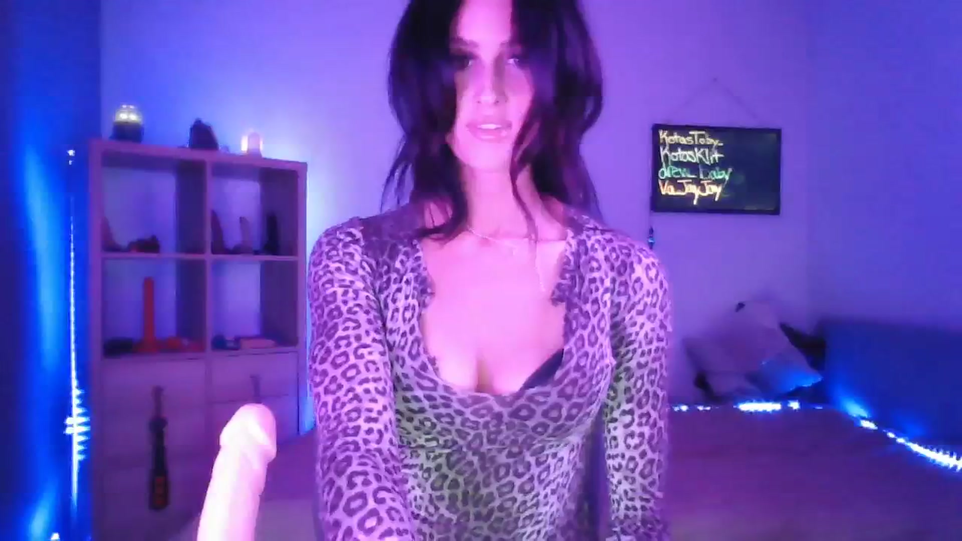 Gallery image thumbnail from DakotaCox's myfreecams stream on, 04/12/2024, 04:06 image 19 of 20