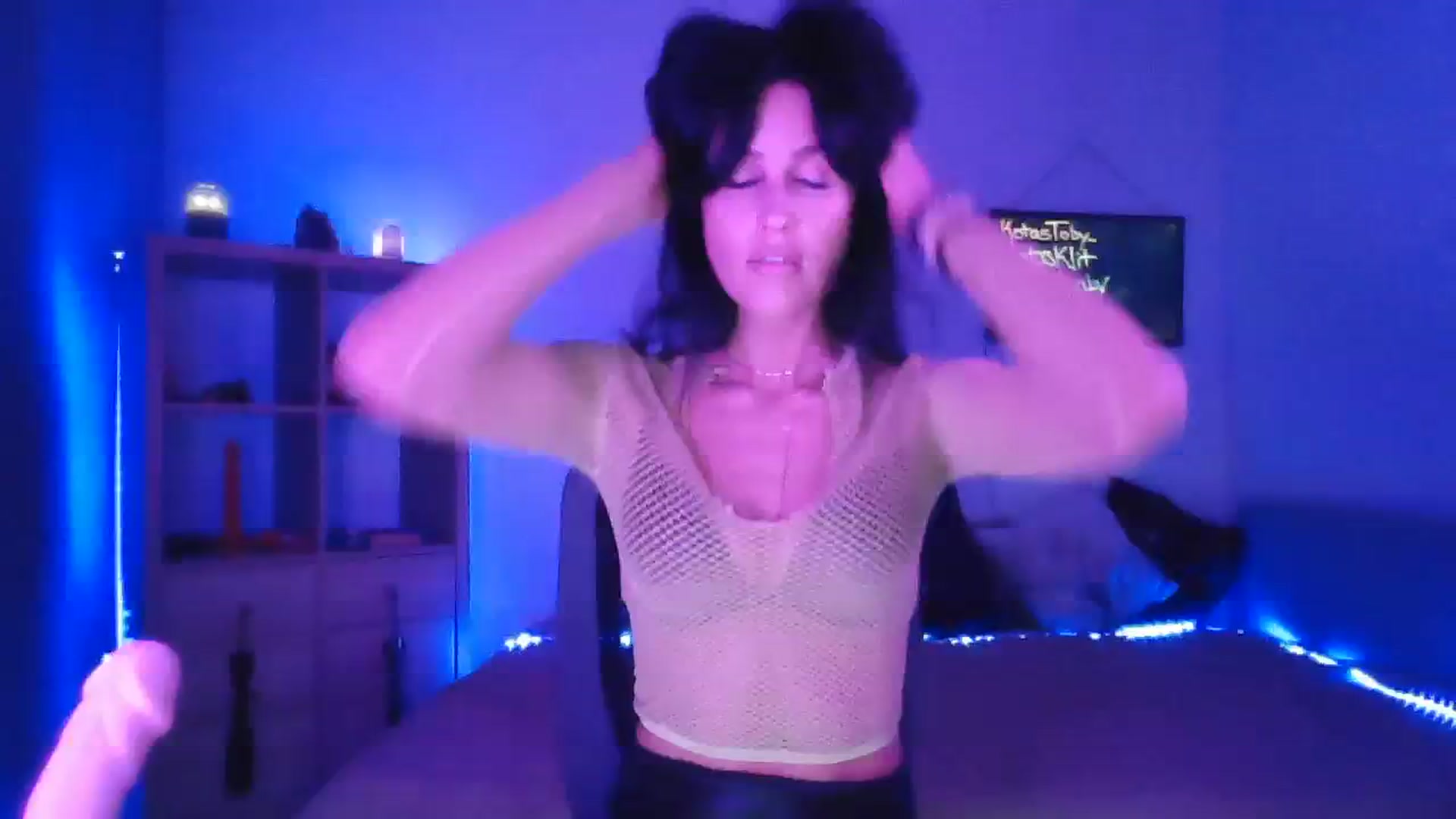 Gallery image thumbnail from DakotaCox's myfreecams stream on, 04/13/2024, 04:25 image 10 of 20