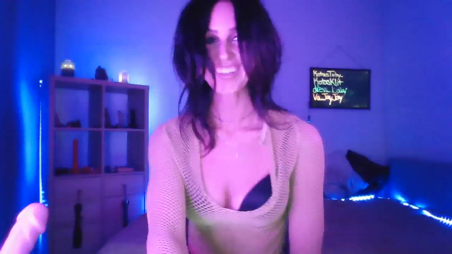 Gallery image thumbnail from DakotaCox's myfreecams stream on, 04/13/2024, 04:25 image 16 of 20