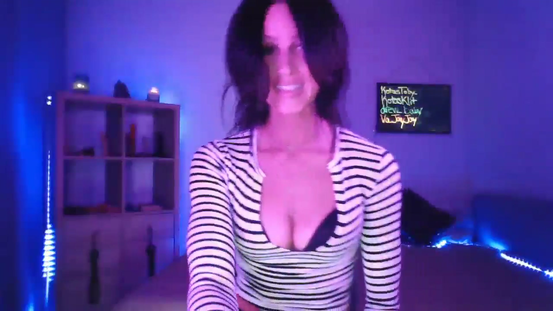Gallery image thumbnail from DakotaCox's myfreecams stream on, 05/03/2024, 03:13 image 5 of 20