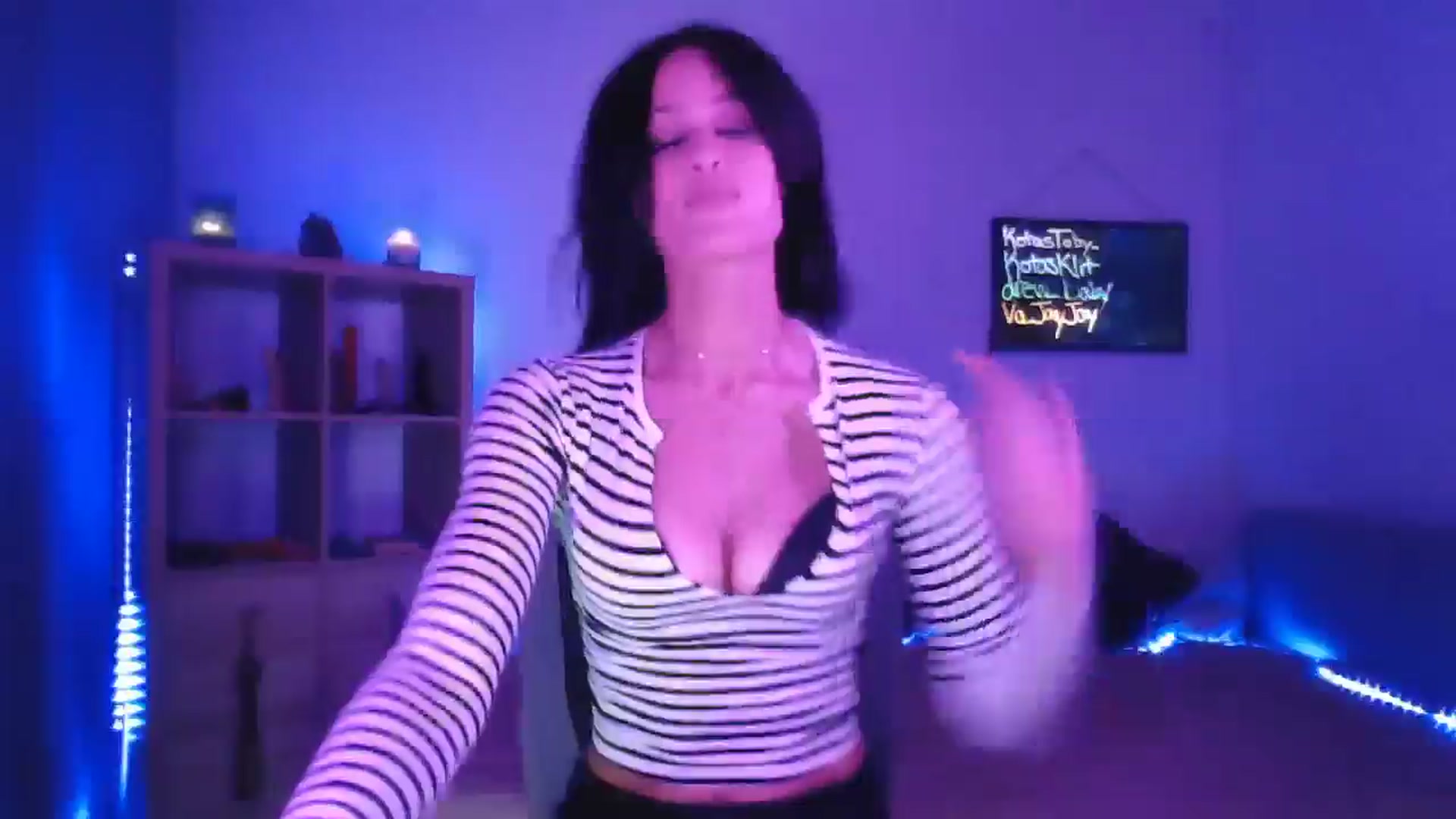 Gallery image thumbnail from DakotaCox's myfreecams stream on, 05/03/2024, 03:13 image 4 of 20