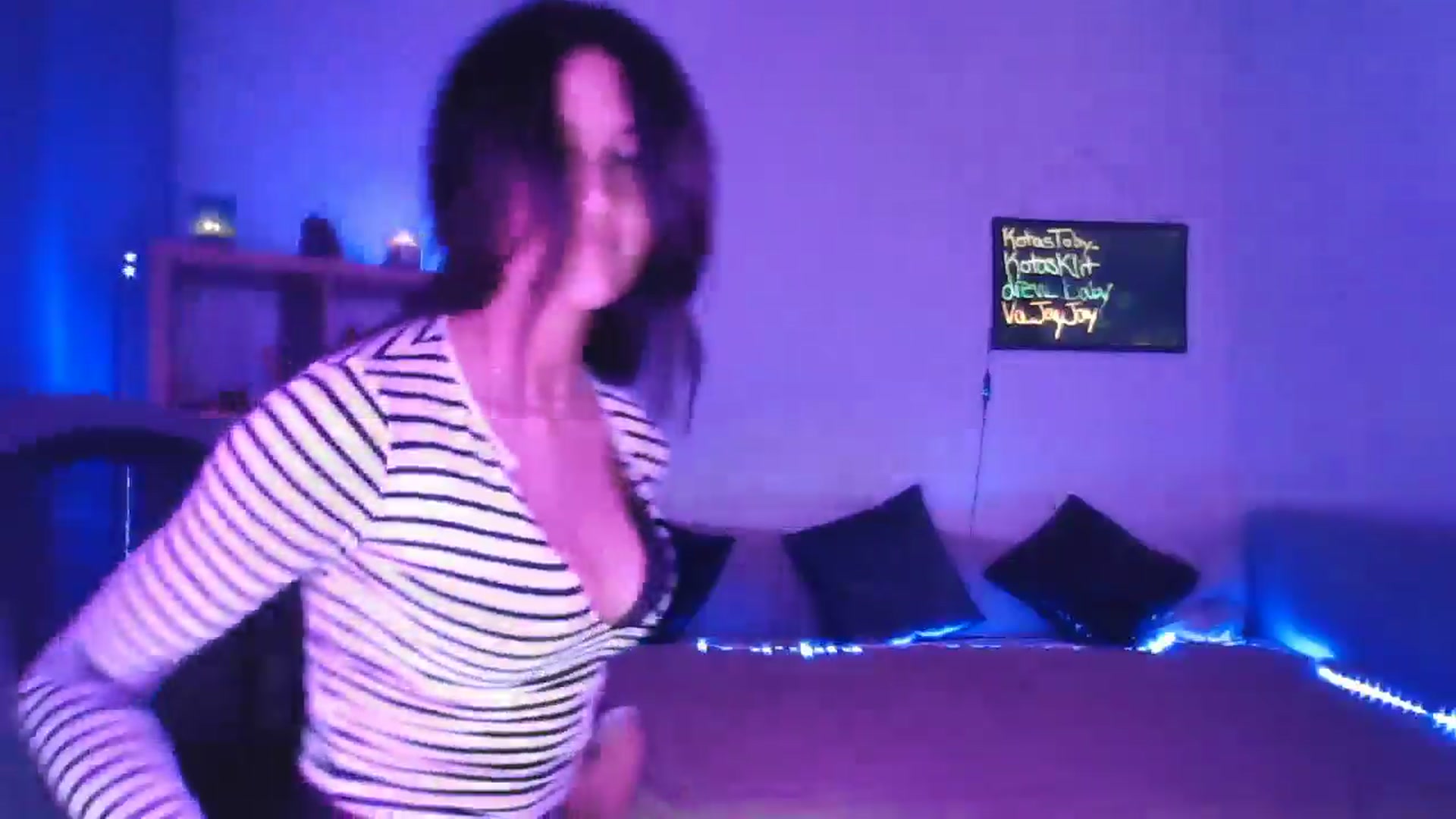 Gallery image thumbnail from DakotaCox's myfreecams stream on, 05/03/2024, 03:13 image 9 of 20